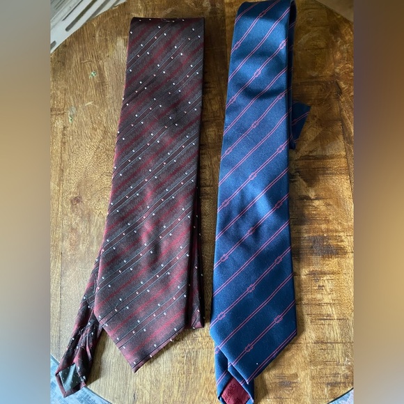 2 men’s neckties Hugo Boss and Gucci - Picture 1 of 6